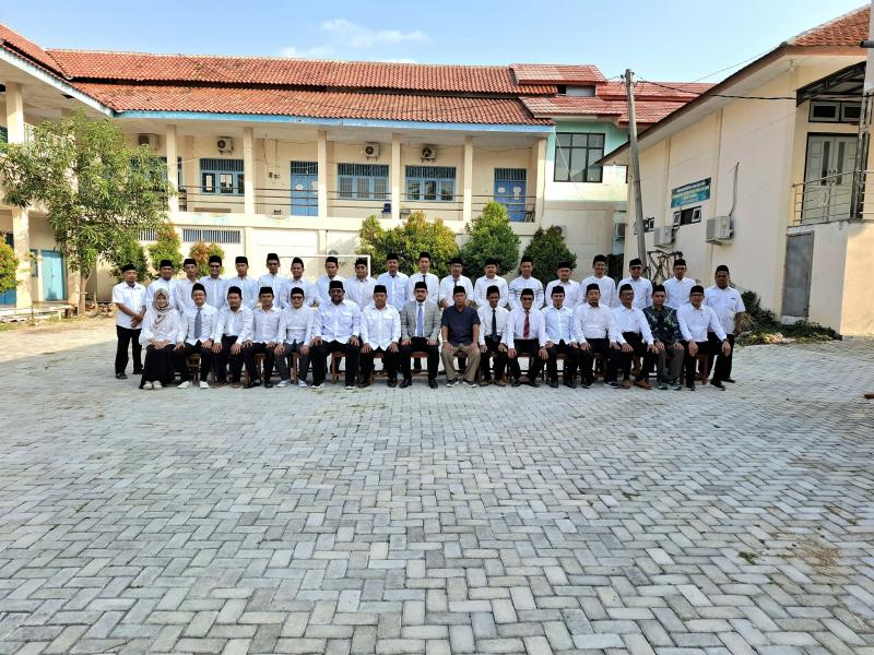 Dewan Guru dan Staf MANU Putra